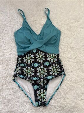 New In Packaging Century Star Printed One Piece Swimsuit Size M